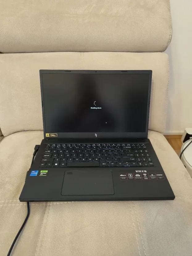 Acer Nitro V 15 i5-13420H / RTX 4050 6GB / 16GB DDR5 / 144Hz - slika 2