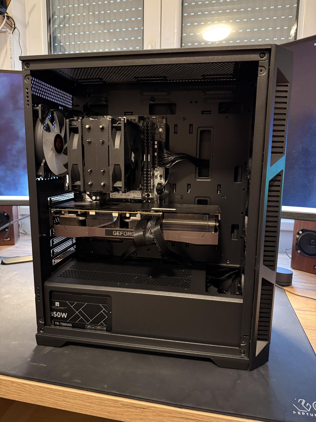 GAMING PC Ryzen 7 5700x/RTX 3080 10GB/ 16GB DDR4/1TB Nvme M.2 - slika 1