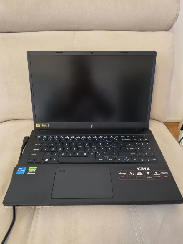 Acer Nitro V 15 i5-13420H / RTX 4050 6GB / 16GB DDR5 / 144Hz - slika 1