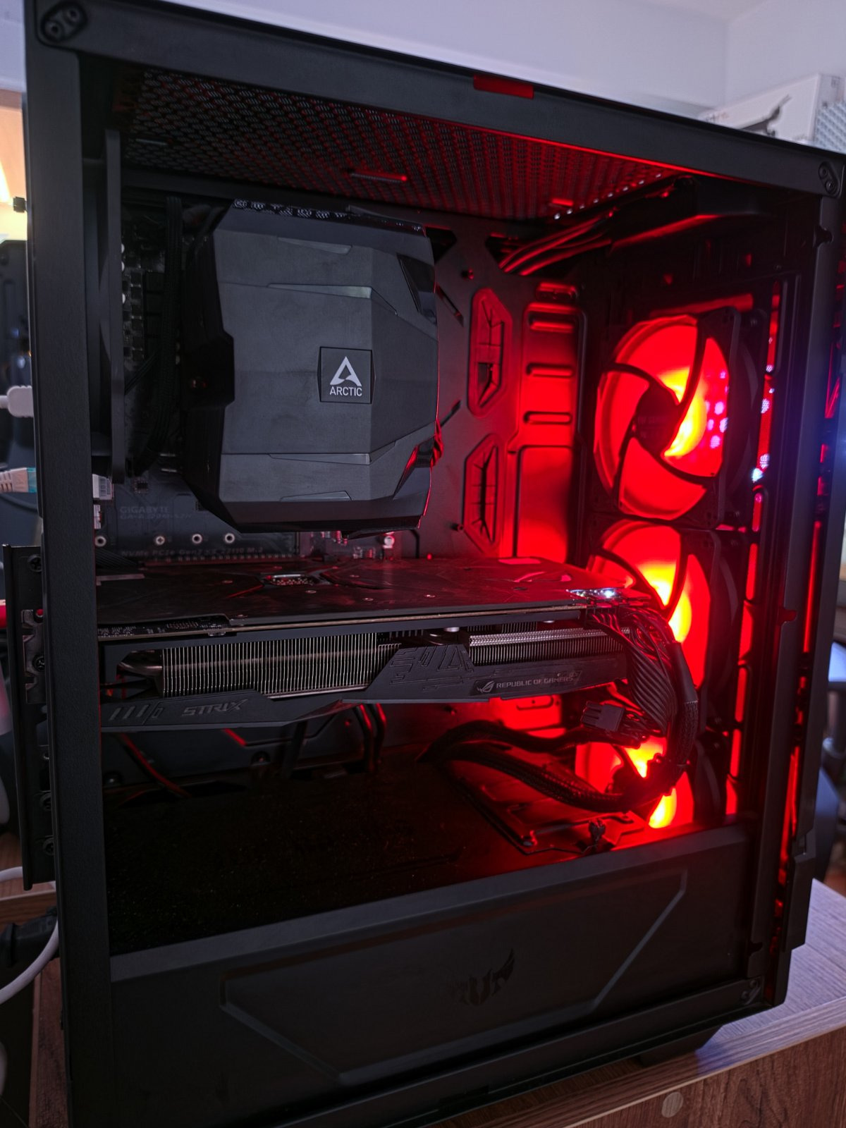 Gaming PC Ryzen 5 3600X RX Vega 64 8GB / 16GB DDR4 SSD 512GB - slika 3