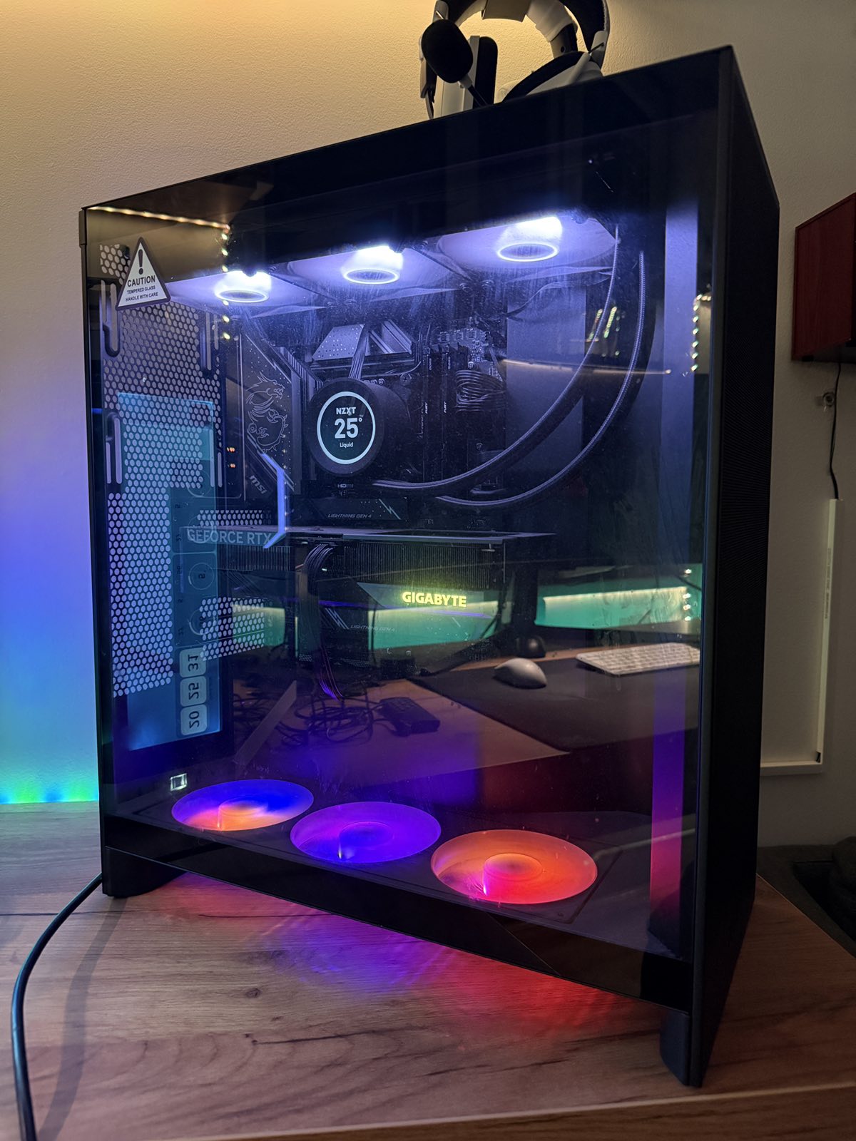 RTX 4070 ti super Intel 14900k 32gb DDR5 2tb nvme m.2 - slika 1