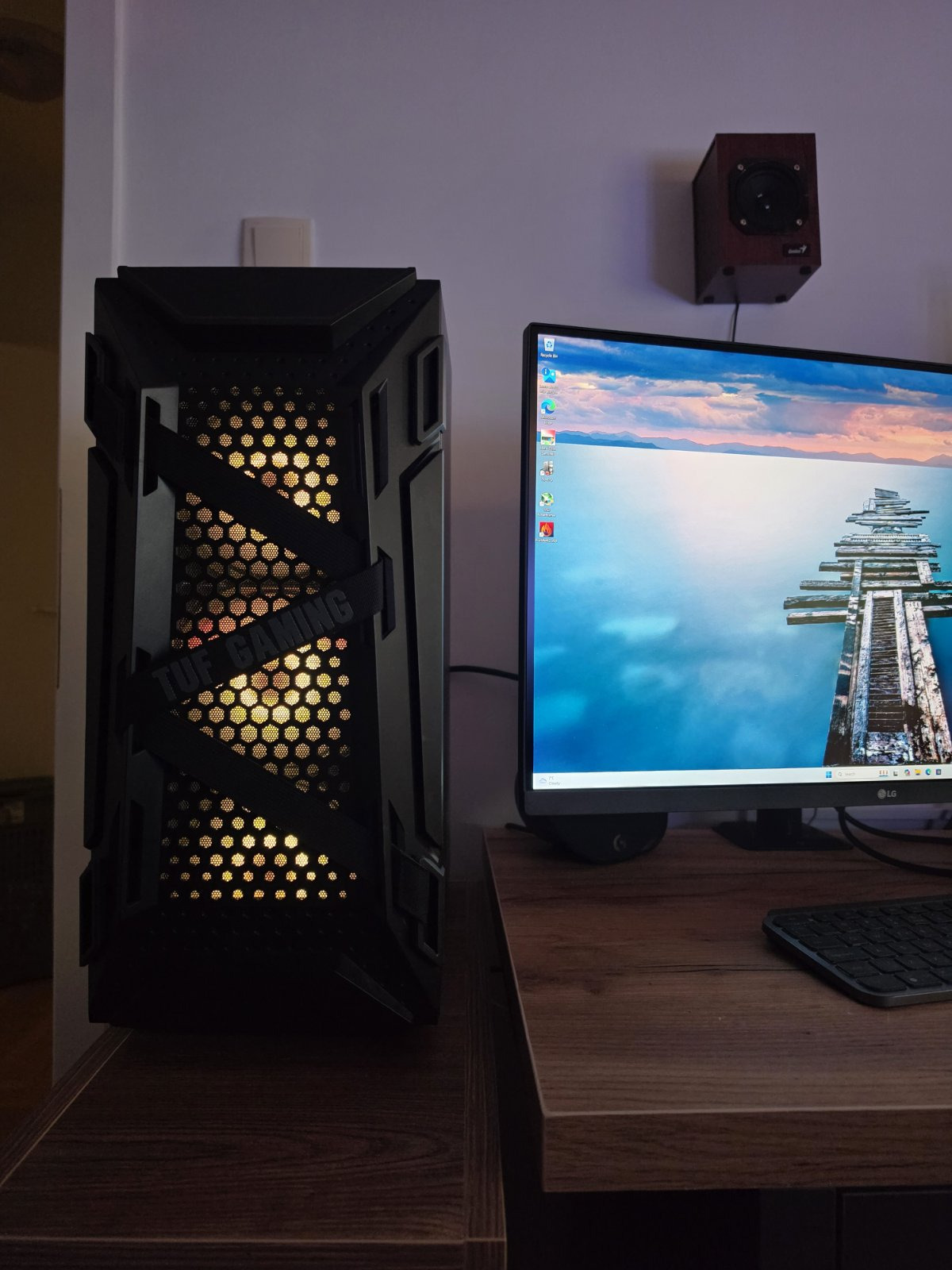 Gaming PC Ryzen 5 3600X RX Vega 64 8GB / 16GB DDR4 SSD 512GB - slika 7