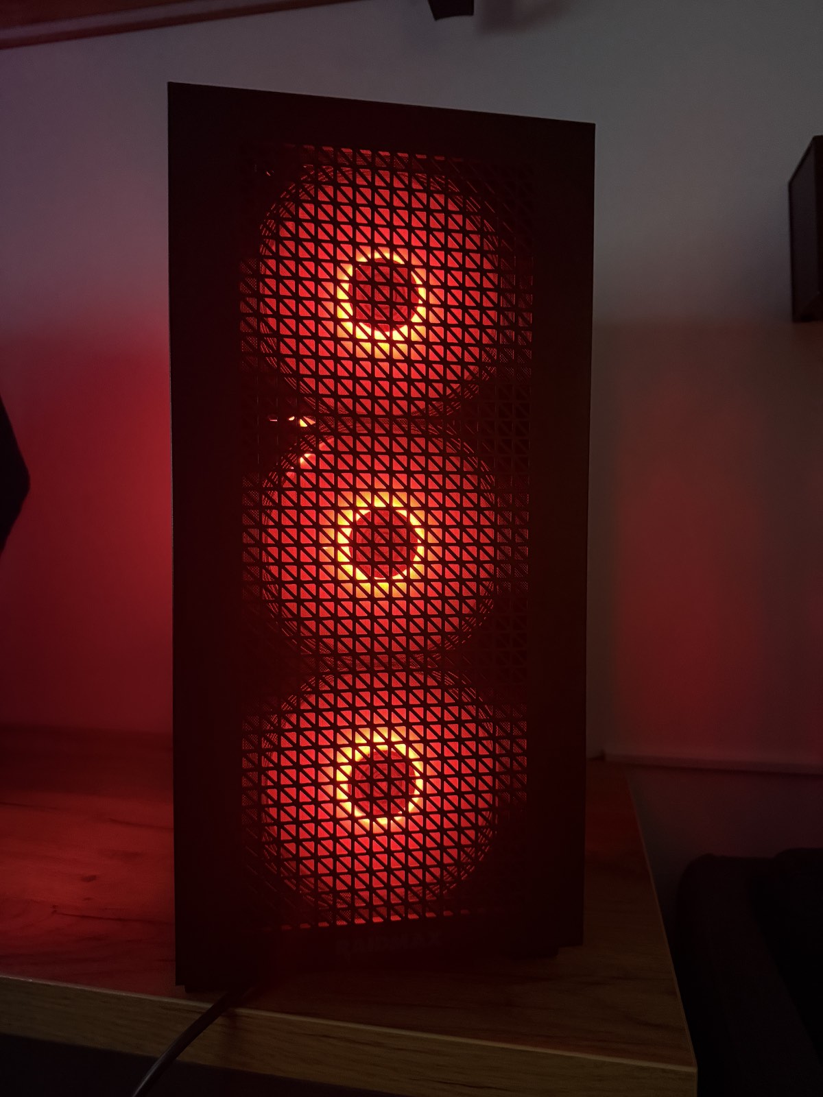 GAMING PC AMD Ryzen 2600x/RX Vega 64 8GB/ 16GB DDR4/1tb nvme SSD - slika 5