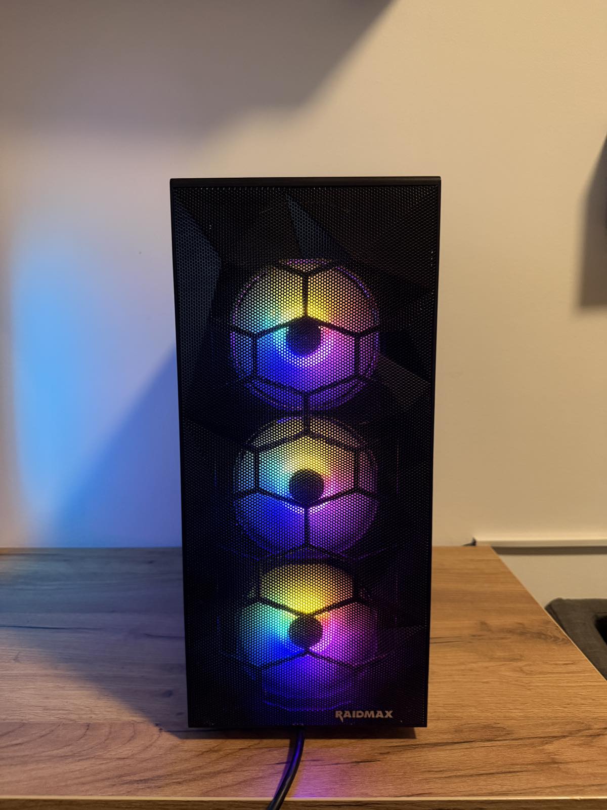 Gaming racunar Ryzen 5 5600 / RTX 3060 12GB / 16GB RAM / 1TB NVMe - slika 4