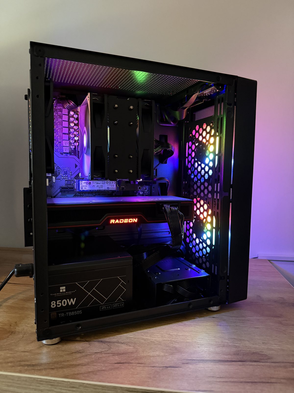 Gaming računar Ryzen 5 7500F / RX 6700 XT 12GB / DDR5 6000MHz / 1TB NVMe – Garancija - slika 4