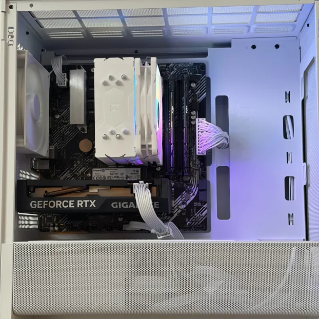 Gaming Kompjuter / Ryzen 7 5700x / RTX 4060 / 1tb / 16gb - slika 3