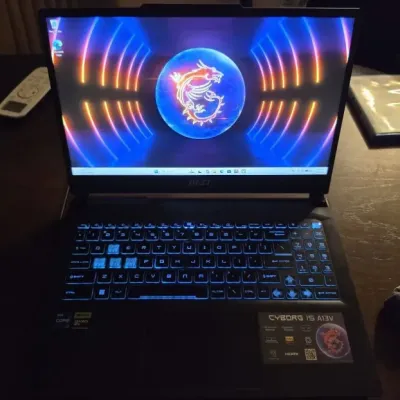 MSI Cyborg 15 A13VF / i7-13620H RTX 4060 8GB 16GB DDR5 144hz - Polovni laptop