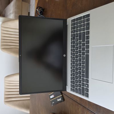 HP 255 G10 KAO NOV / Ryzen 3 7330U / 16GB / 512GB SSD / FHD