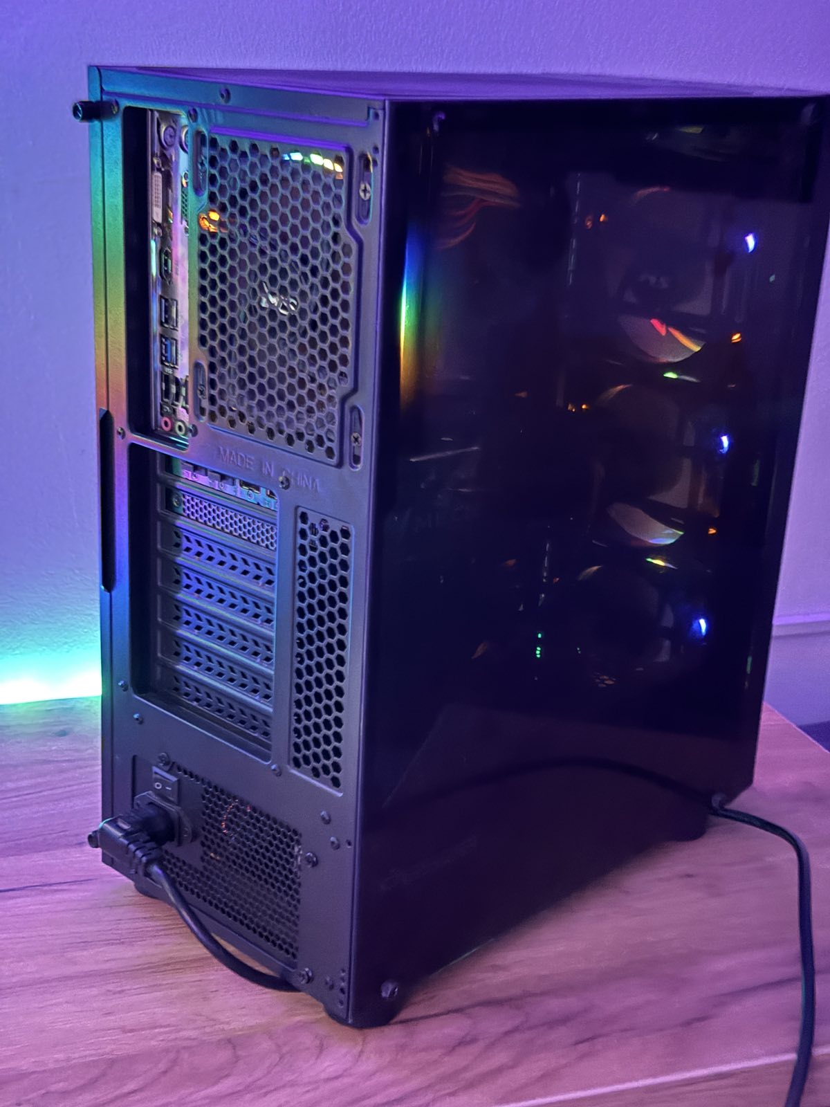 GAMING PC Intel i3 10100F/RX 6600 XT 8GB/ 16GB DDR4/512GB M.2 + 256gb - slika 7